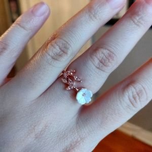 Rose gold floral ring